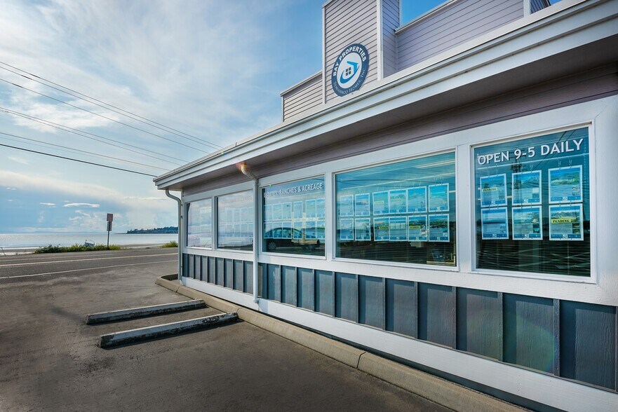 More Photos Of 8045 Birch Bay Dr, Blaine Office Residential For Sale