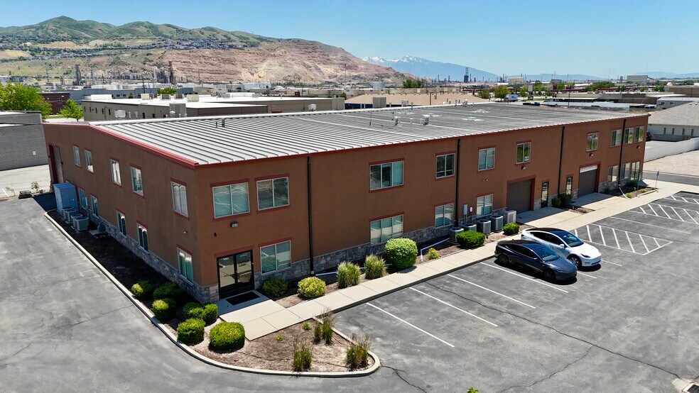 More Photos Of 190 N Cutler Dr, North Salt Lake Warehouse For Lease