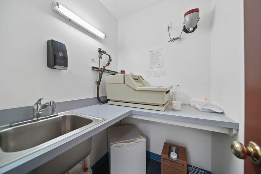 More Photos Of 3165 County Farm Rd, Jackson Medical For Sale