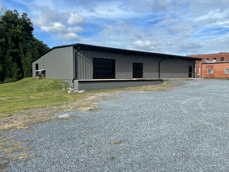 More Photos Of 508 Hoover St, Asheboro Flex For Lease