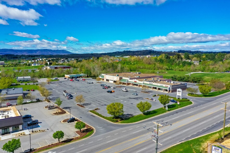 More Photos Of 109 Lew Dewitt Blvd, Waynesboro Storefront For Lease