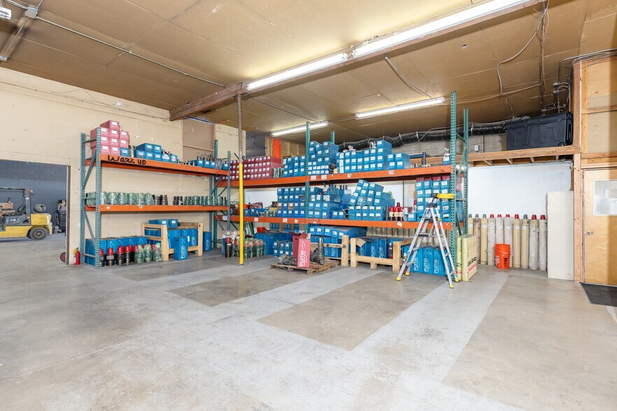More Photos Of 450 S 4th St, Elko Warehouse For Lease