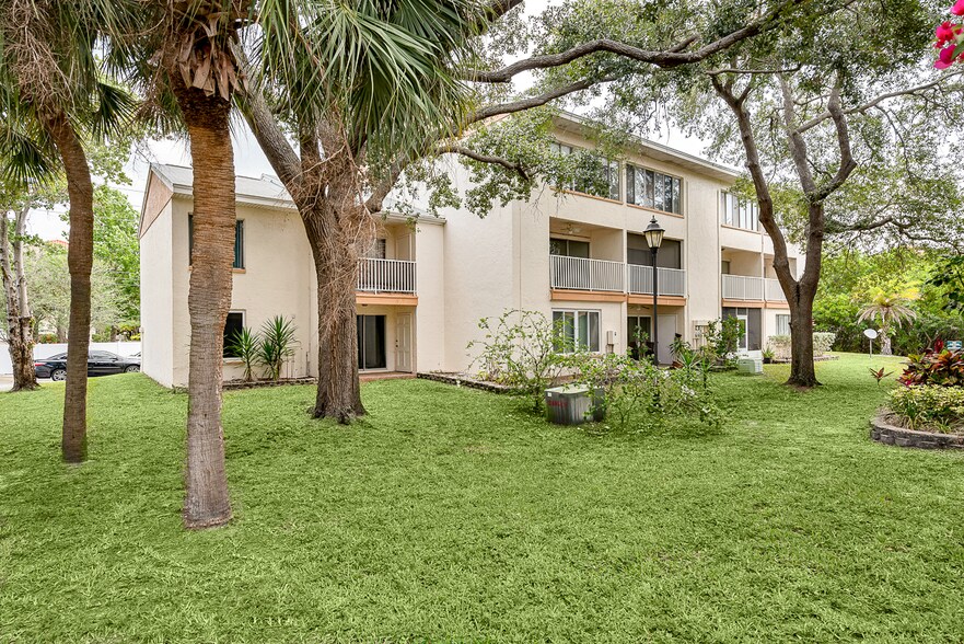 592 100th Ave N, Saint Petersburg, FL 33702 Apartments For Sale