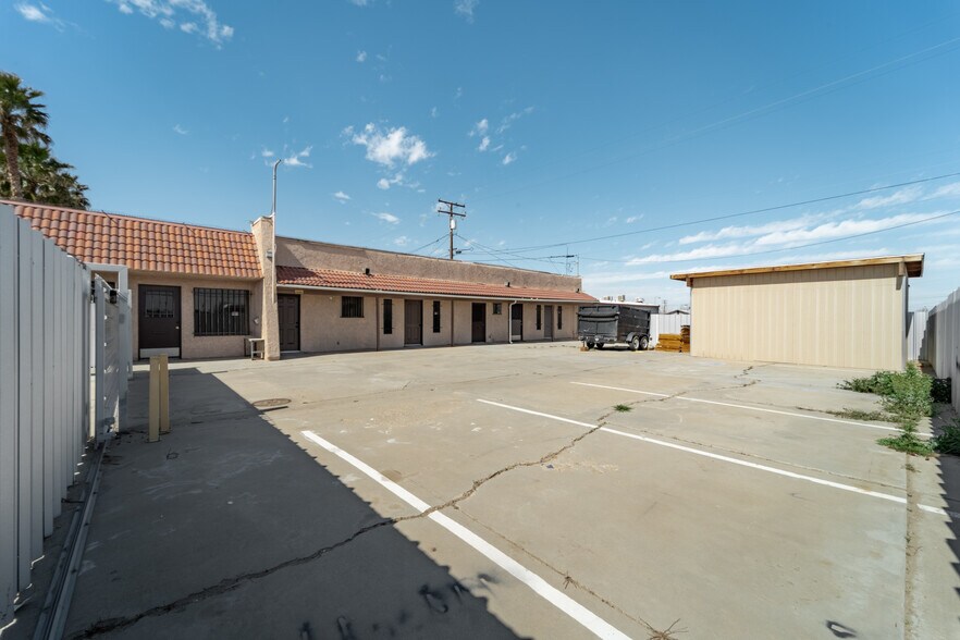 More Photos Of 113 W Pillsbury St, Lancaster Flex For Sale