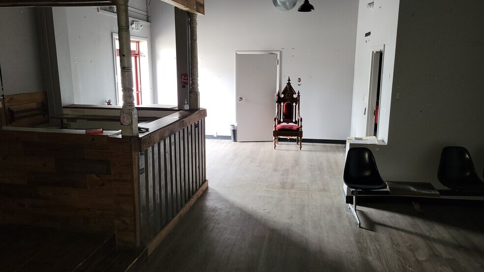 More Photos Of 200 Main St, Addison General Retail For Sale
