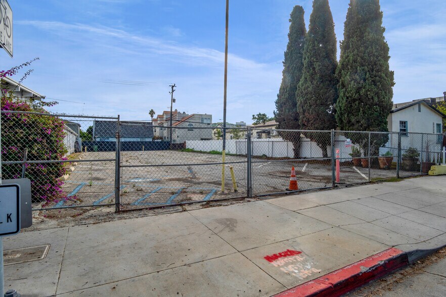 More Photos Of 2338 Ocean Park Blvd, Santa Monica Apartments For Sale