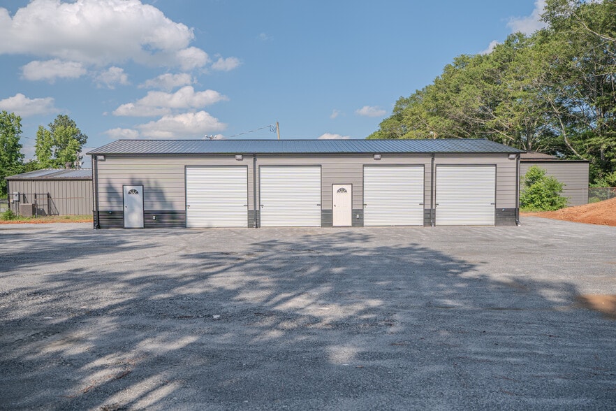 More Photos Of 131 Extended Ln, Anderson Light Distribution For Lease