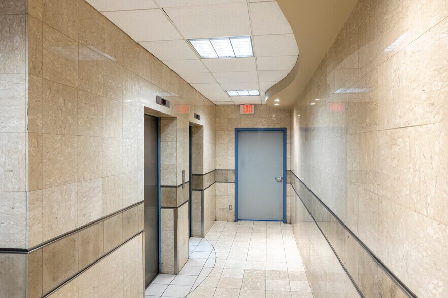 More Photos Of 65 Wellesley St E, Toronto Office For Lease