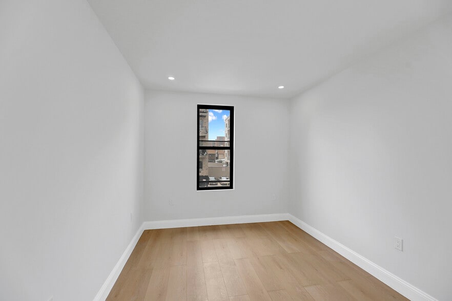 More Photos Of 3013 Brighton 5th St, Brooklyn Apartments For Sale