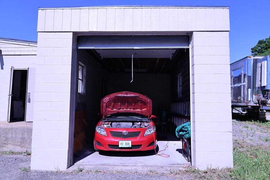 More Photos Of 160 Greenwich Ave, Warwick Office For Sale