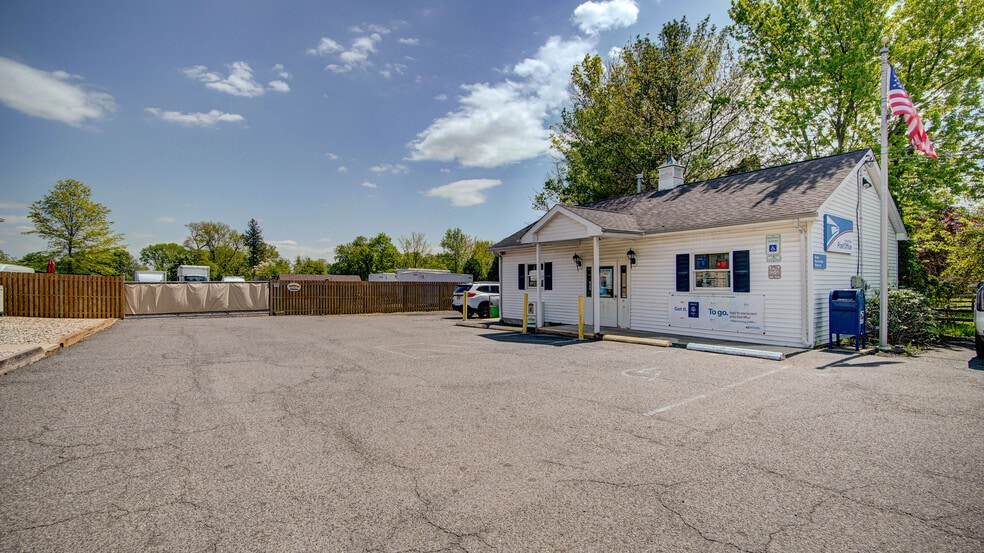 More Photos Of 37 S Main St, Windsor Office Residential For Lease