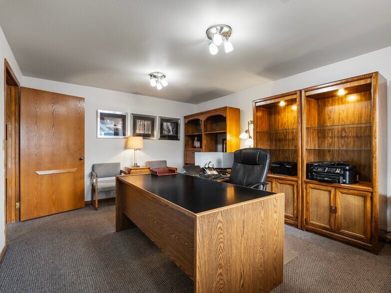 More Photos Of 6314 19th St W, Fircrest Office For Lease