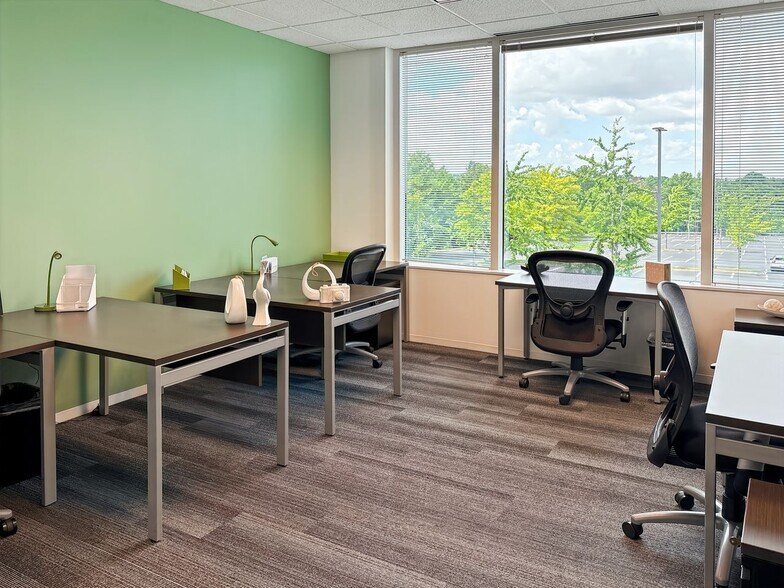 More Photos Of 320 Seven Springs Way, Brentwood Coworking Space