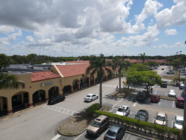 More Photos Of 12315-12389 Pembroke Rd, Pembroke Pines Unknown For Lease