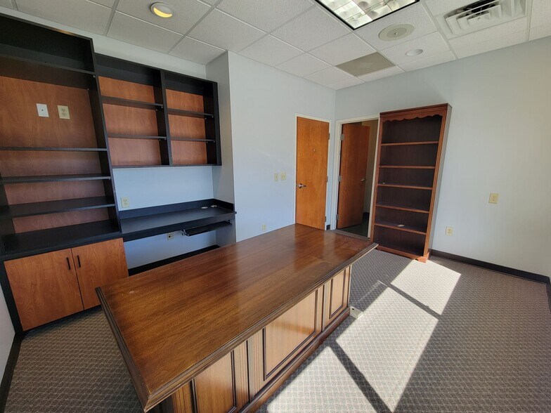 More Photos Of 784 Prince Ave, Athens Medical For Sale