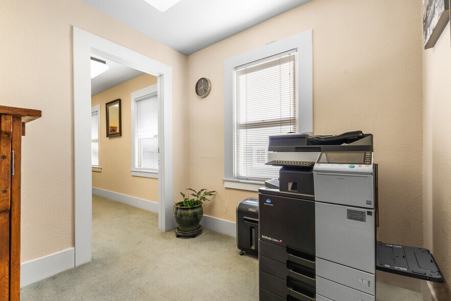 More Photos Of 700 College Ave, Santa Rosa Office For Sale