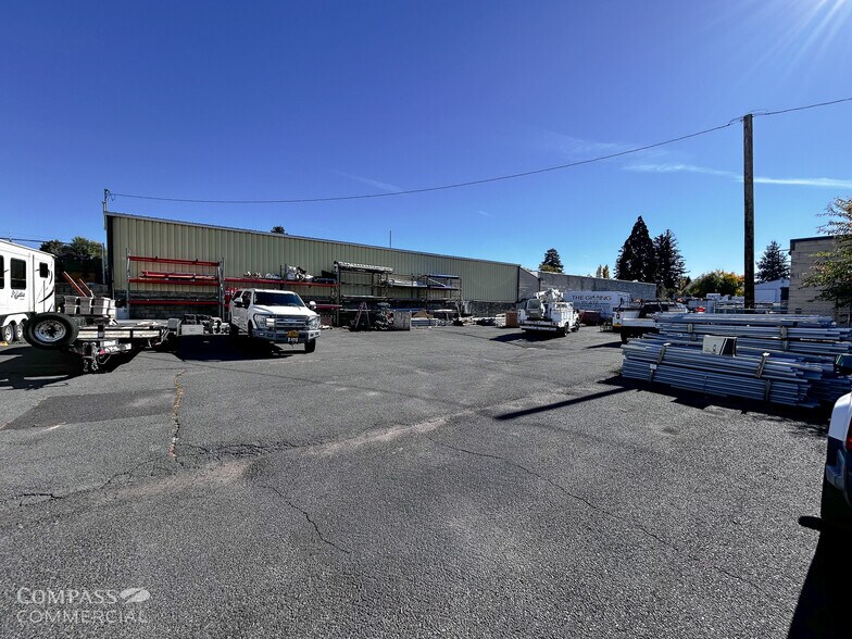 More Photos Of 1260 NE 1st St, Bend Warehouse For Lease