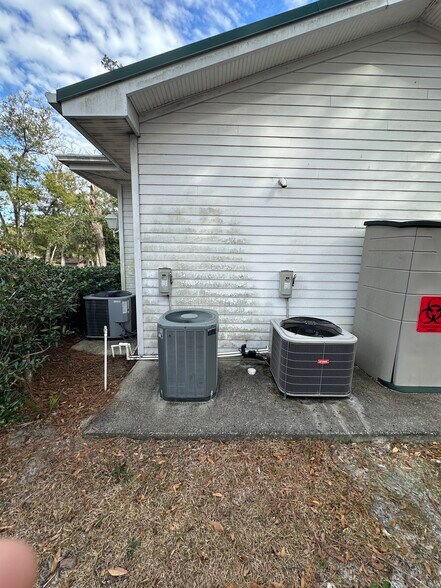 More Photos Of 1850 Bellair Blvd, Orange Park Medical For Sale