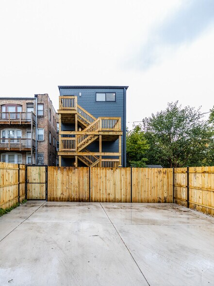 More Photos Of 6050 Eberhart ave, Chicago Apartments For Sale