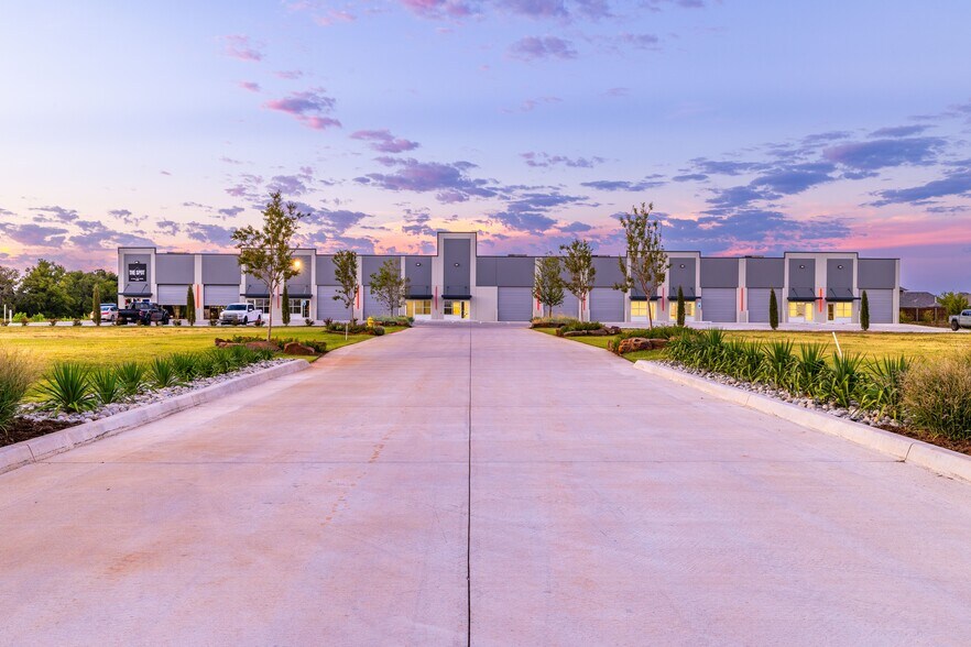 More Photos Of 4009 NW 164th St, Edmond Industrial For Sale