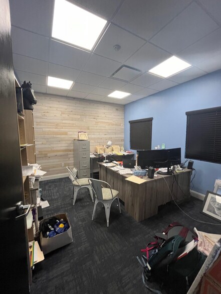 More Photos Of 522 Live Pine Cir, Apopka Warehouse For Sale