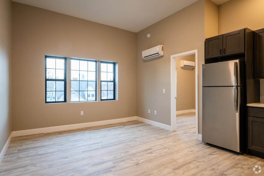 More Photos Of 704 8th St, Niagara Falls Apartments For Sale