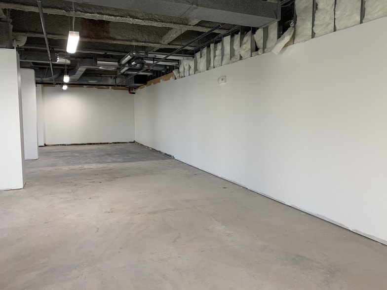 More Photos Of 4 Plaza Way, Fairhaven Bank For Lease