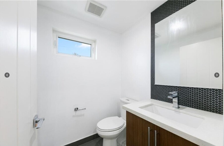 More Photos Of 961 N St Andrews Pl, Los Angeles Apartments For Sale