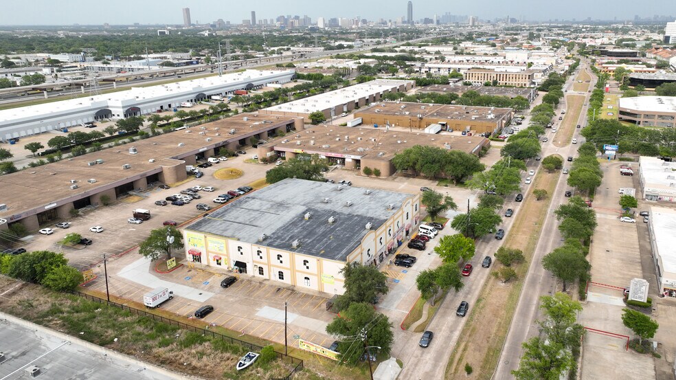 More Photos Of 7598 Harwin Dr, Houston General Retail For Sale