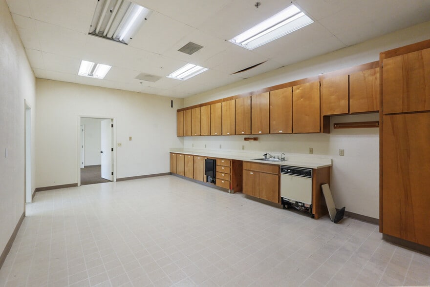 More Photos Of 29490-29496 Mission Blvd, Hayward Office For Sale