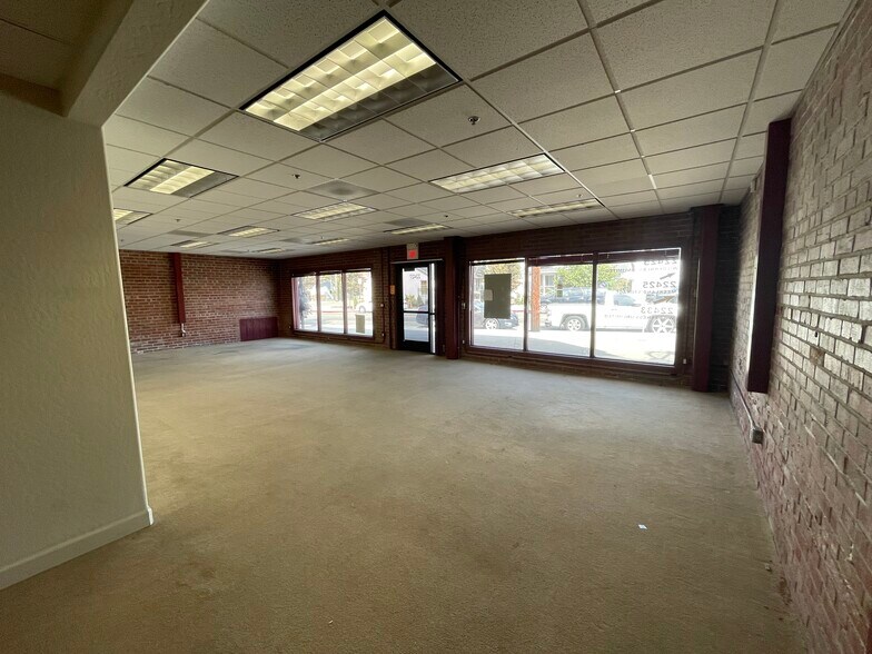 More Photos Of 22427 Meekland Ave, Hayward Self Storage For Lease