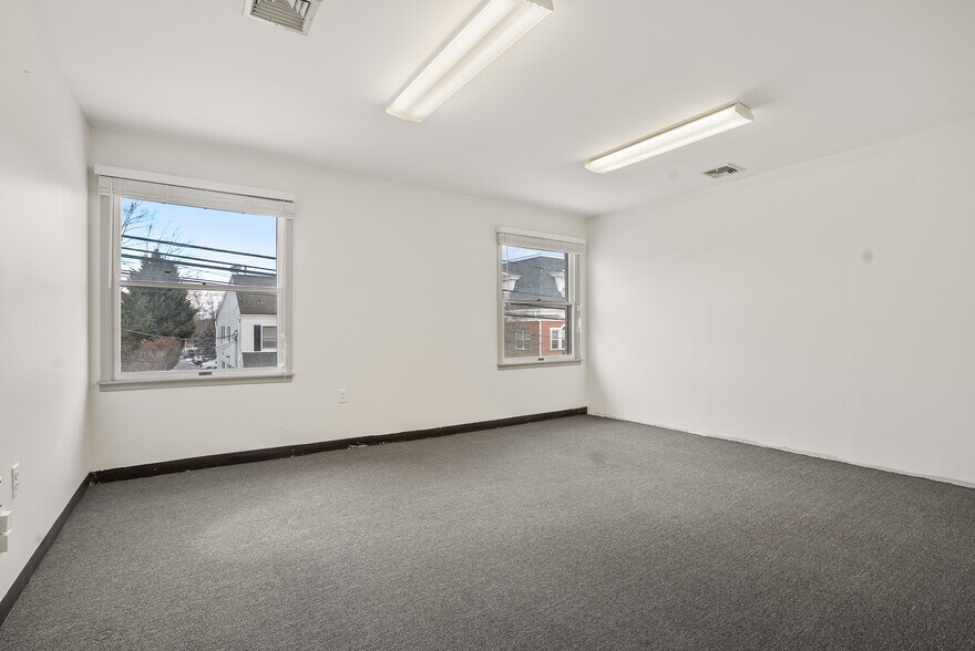 More Photos Of 234 Main St, Lincoln Park Storefront Retail Office For Lease