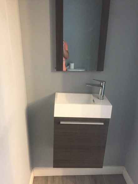 More Photos Of 1704 Summit Ave, Union City Storefront Retail Office For Lease