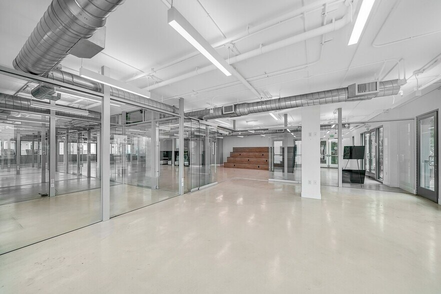 More Photos Of 2210-2280 Newport Blvd, Newport Beach Apartments For Lease