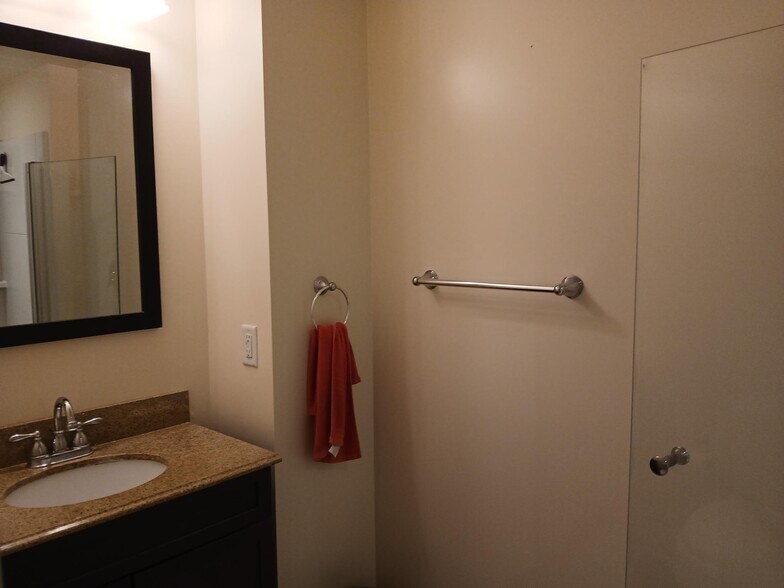 More Photos Of 801 N Pitt St, Alexandria Apartments For Sale