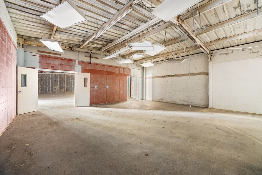 More Photos Of 519 NW 10th Ave, Gainesville General Retail For Sale