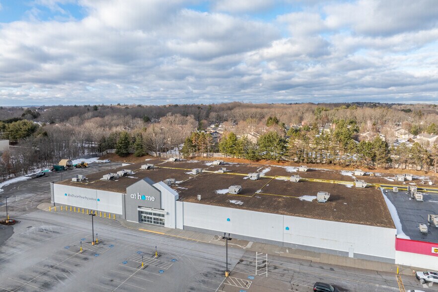 More Photos Of 571 Boston Tpke, Shrewsbury Storefront For Lease