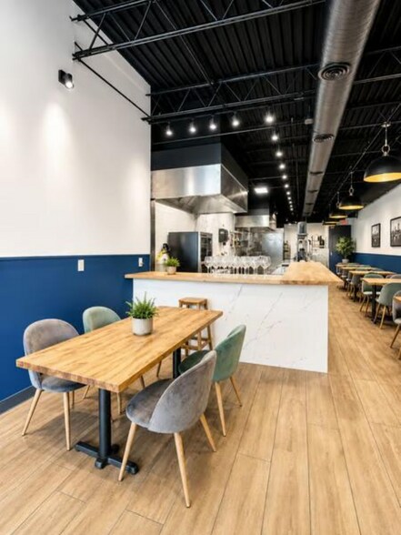 More Photos Of 2822 E Commercial Blvd, Fort Lauderdale Restaurant For Sale