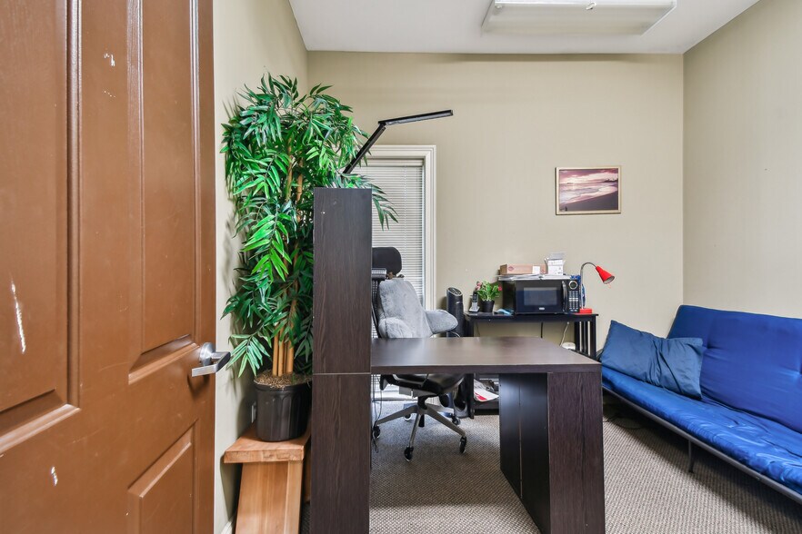 More Photos Of 7300-7313 E Professional Pky, Lakewood Ranch Medical For Sale