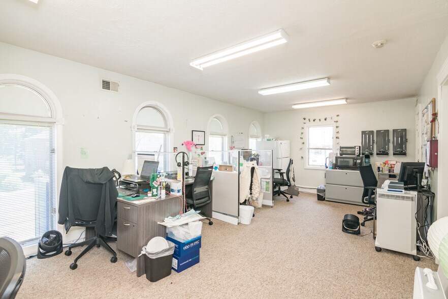 More Photos Of 860 Boston Rd, Springfield Medical For Sale