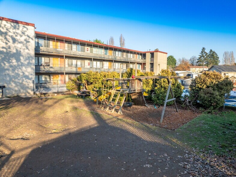 More Photos Of 8340 Rainier Ave S, Seattle Multifamily For Sale