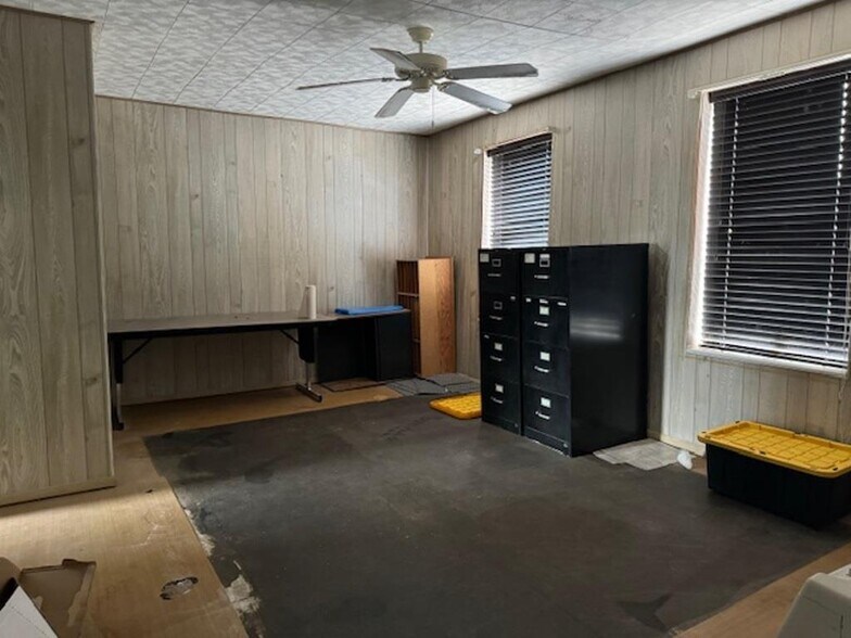 More Photos Of 322 4th St, West Point Office Residential For Sale