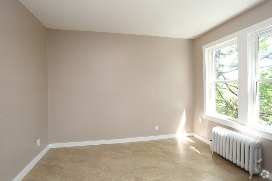 More Photos Of 12-16 Groton St, Hartford Apartments For Sale