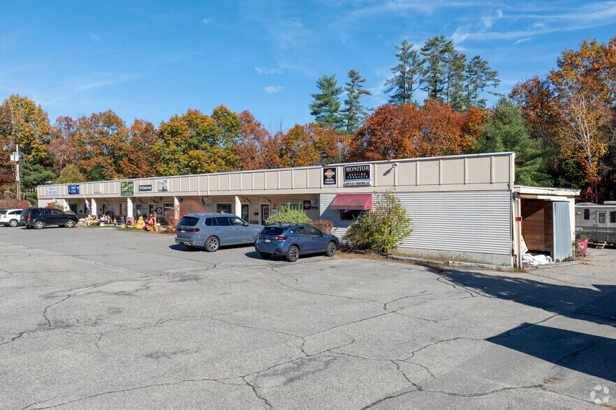 More Photos Of 585 Calef Hwy, Barrington Freestanding For Lease
