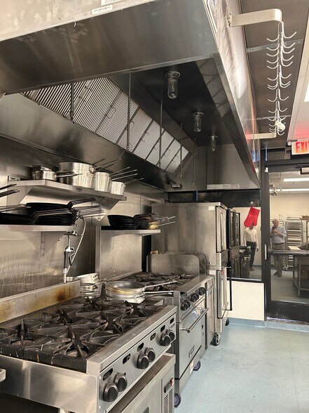 More Photos Of 11475 N 136th St, Scottsdale Freestanding For Lease