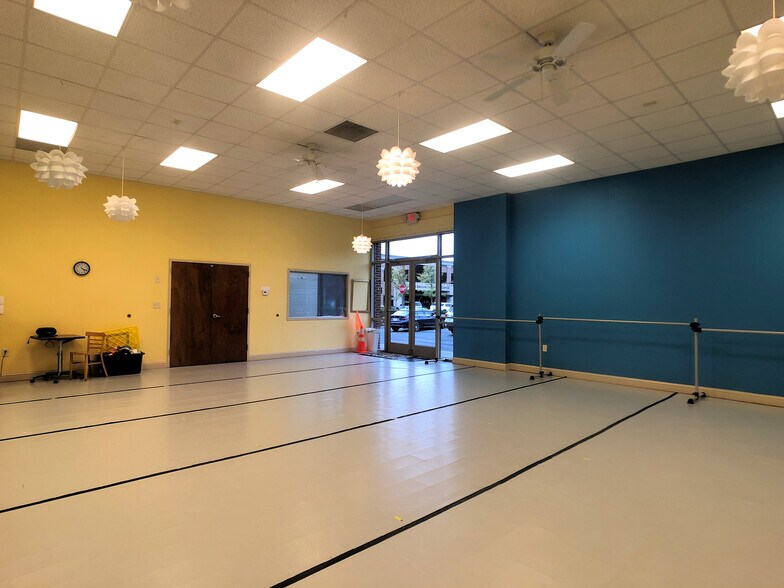 More Photos Of 10750 Medlock Bridge Rd, Duluth Medical For Lease