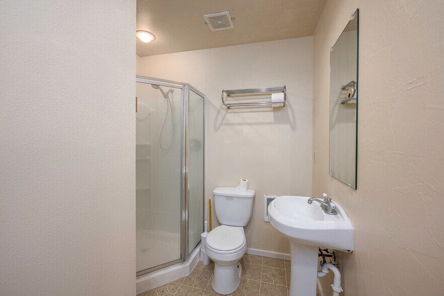 More Photos Of 315 Main Ave E, Soap Lake General Retail For Sale