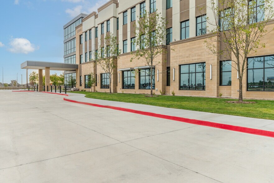 More Photos Of 12850 Dallas Pky, Frisco Medical For Lease