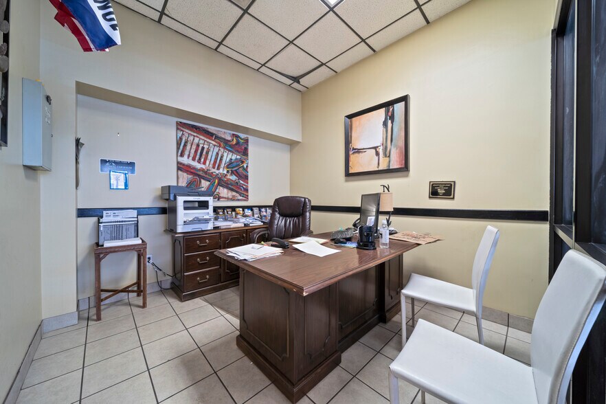 More Photos Of 2007-2015 E 11th St, Tulsa Auto Dealership For Sale