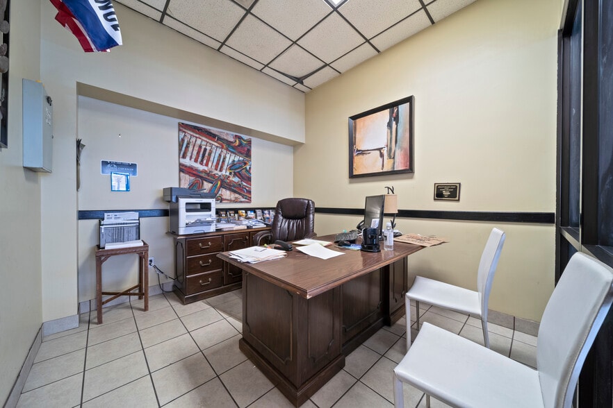 More Photos Of 2007-2015 E 11th St, Tulsa Auto Dealership For Sale